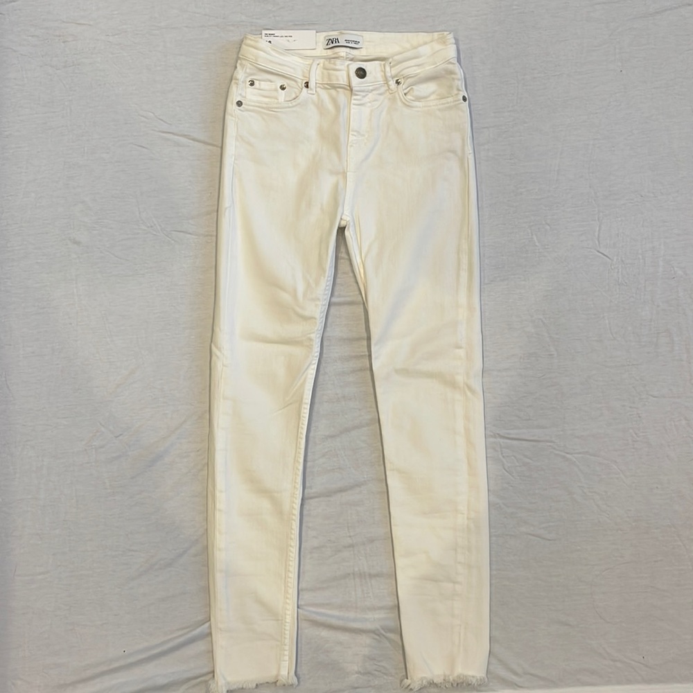 Zara skinny, slim fit, size 36, mid rise, off white jeans. 9632/044. USA 4